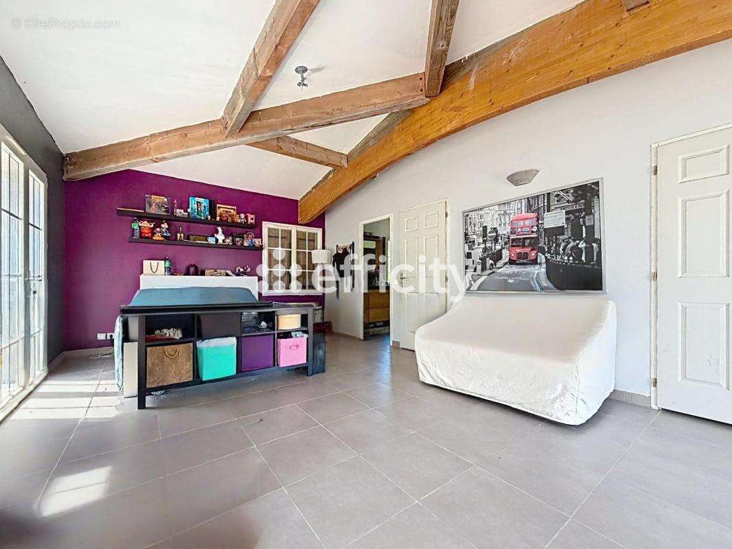 Maison à EGUILLES