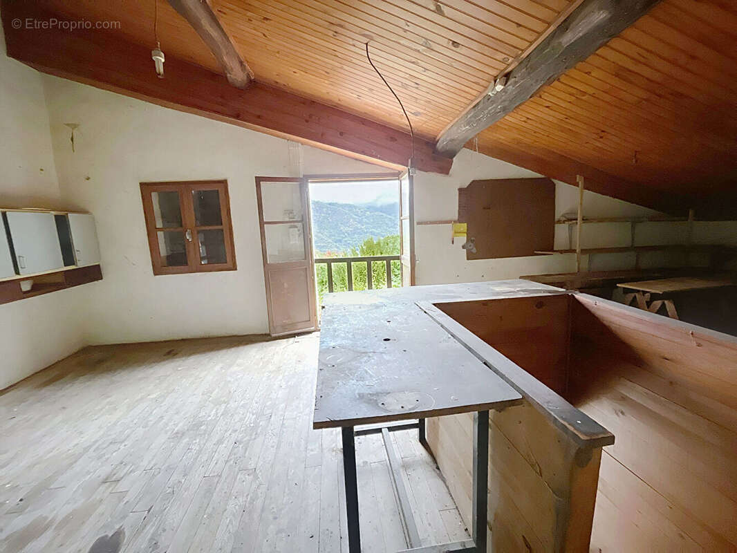 Maison à MONTOULIEU