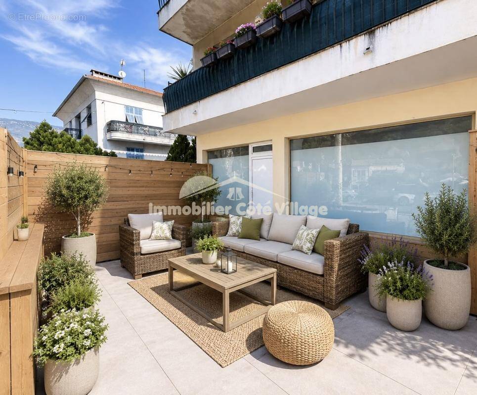 Appartement à CONTES