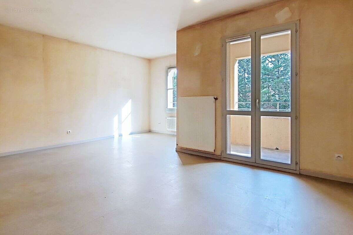 Appartement à FLEURIEUX-SUR-L'ARBRESLE