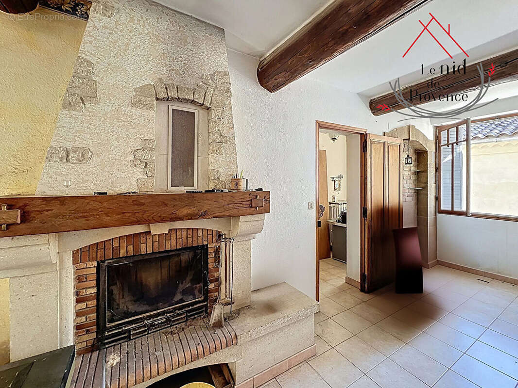 Maison à PERNES-LES-FONTAINES