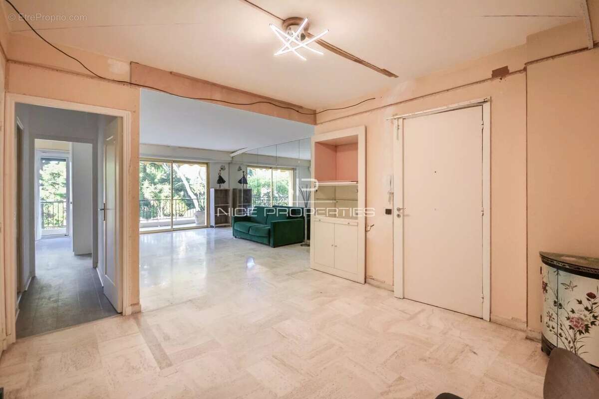 Appartement à CAP-D'AIL