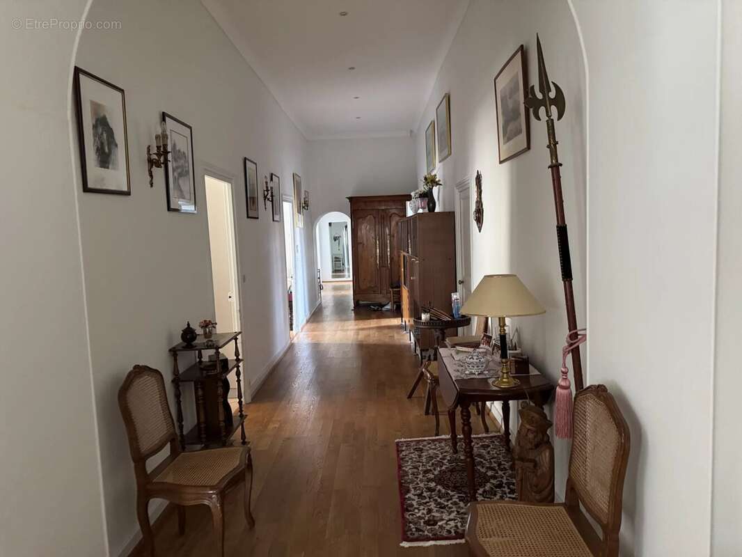 NANTES Boulevard Guist'hau Grand appartement familial. Volumes rares - photo 17
