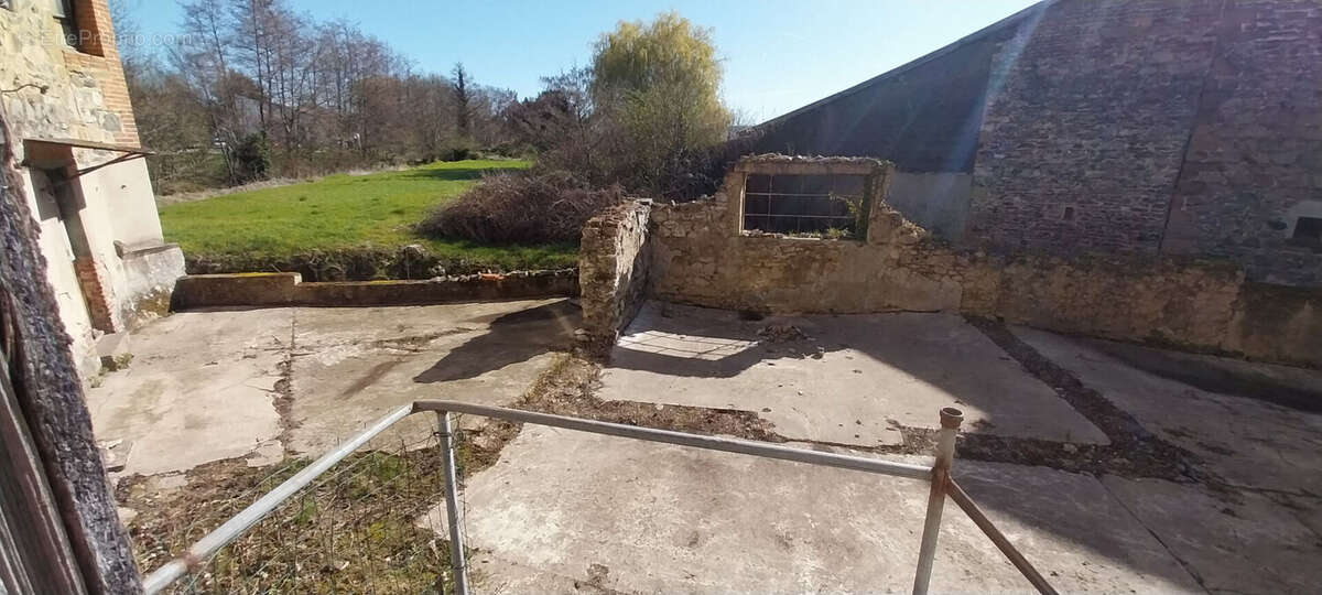 Maison à PONT-EVEQUE