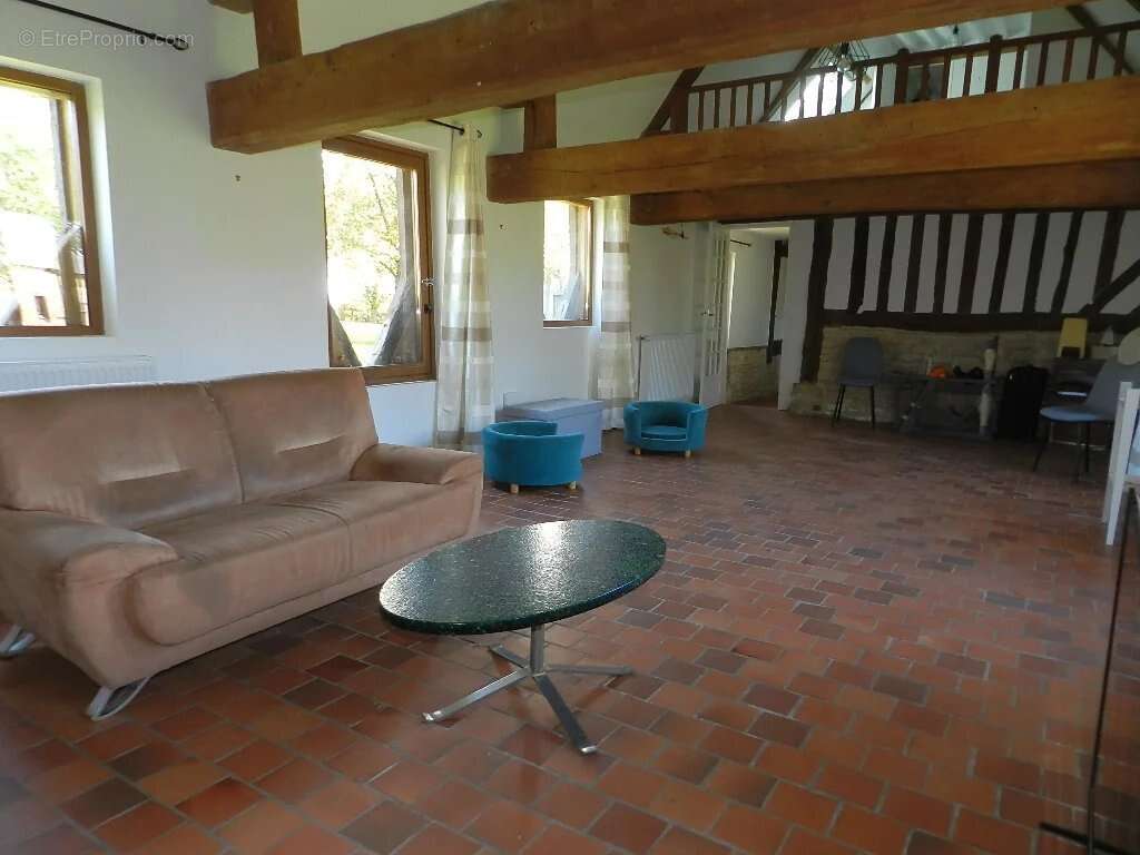 Maison à SAINT-PIERRE-SUR-DIVES