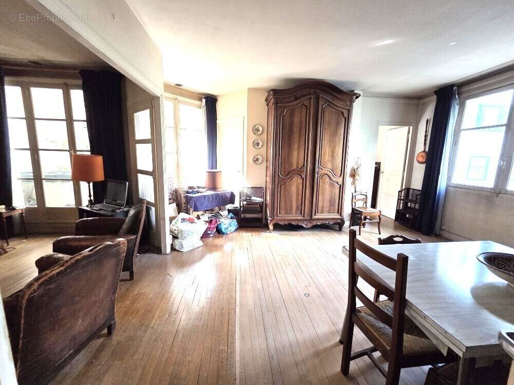 Appartement à ISSY-LES-MOULINEAUX