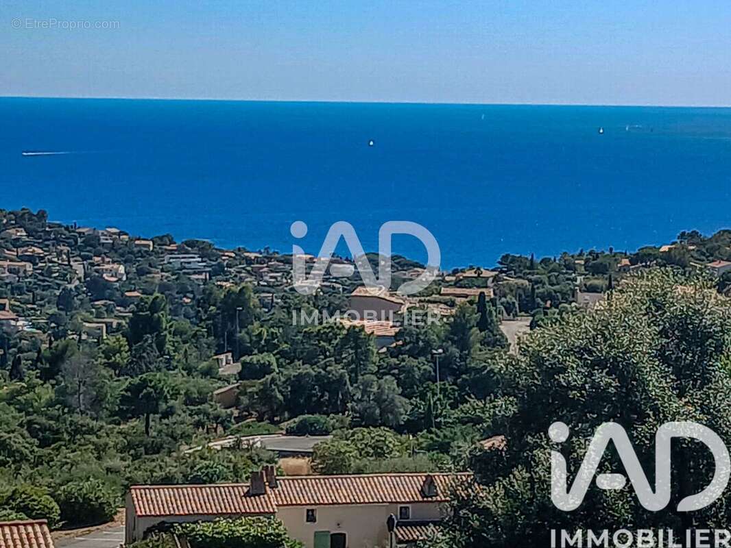 Photo 1 - Appartement à ROQUEBRUNE-SUR-ARGENS