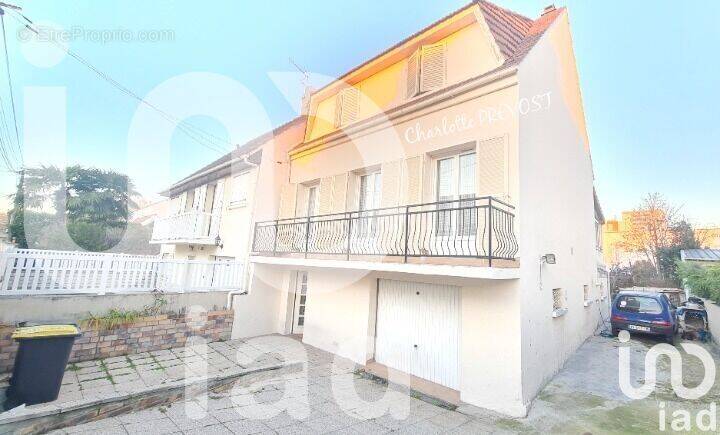 Photo 1 - Maison à SAINT-DENIS