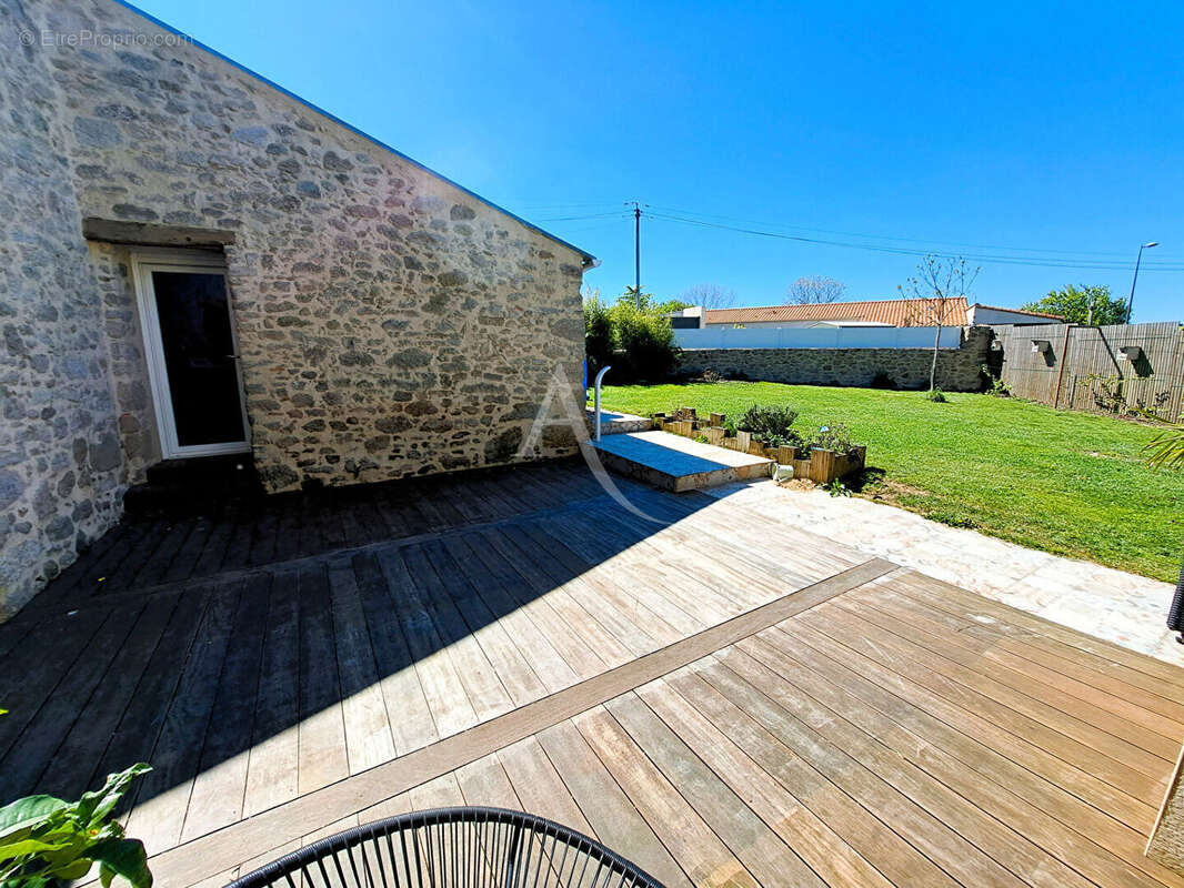 Maison à LES HERBIERS