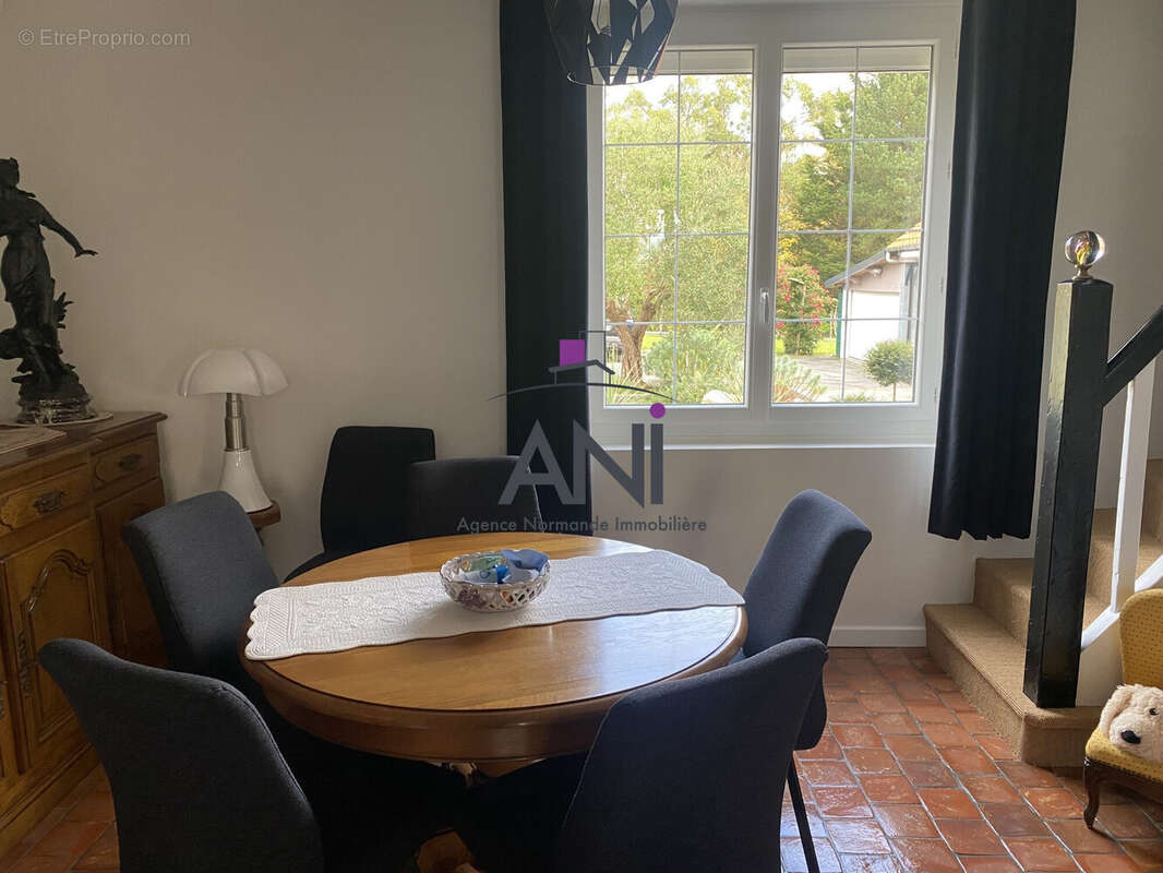 Maison à VARENGEVILLE-SUR-MER