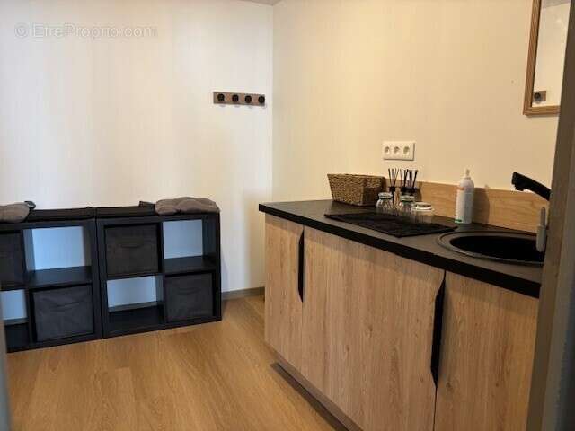Rez-de-chaussée commercial de 70m² - photo 4