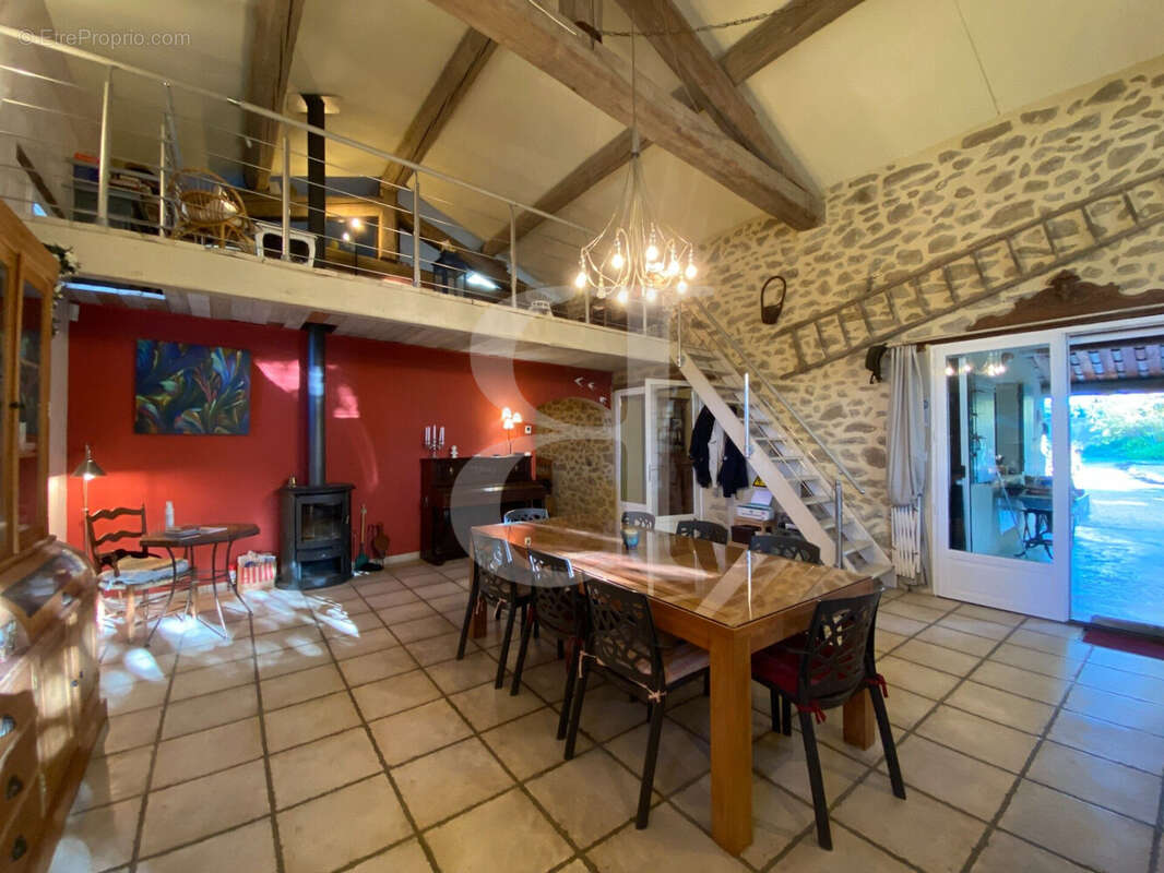 Maison à VAISON-LA-ROMAINE