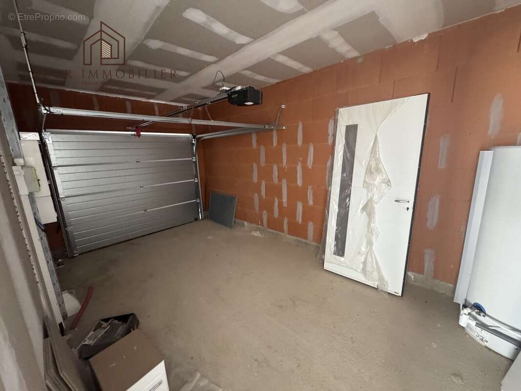 Maison à NISSAN-LEZ-ENSERUNE