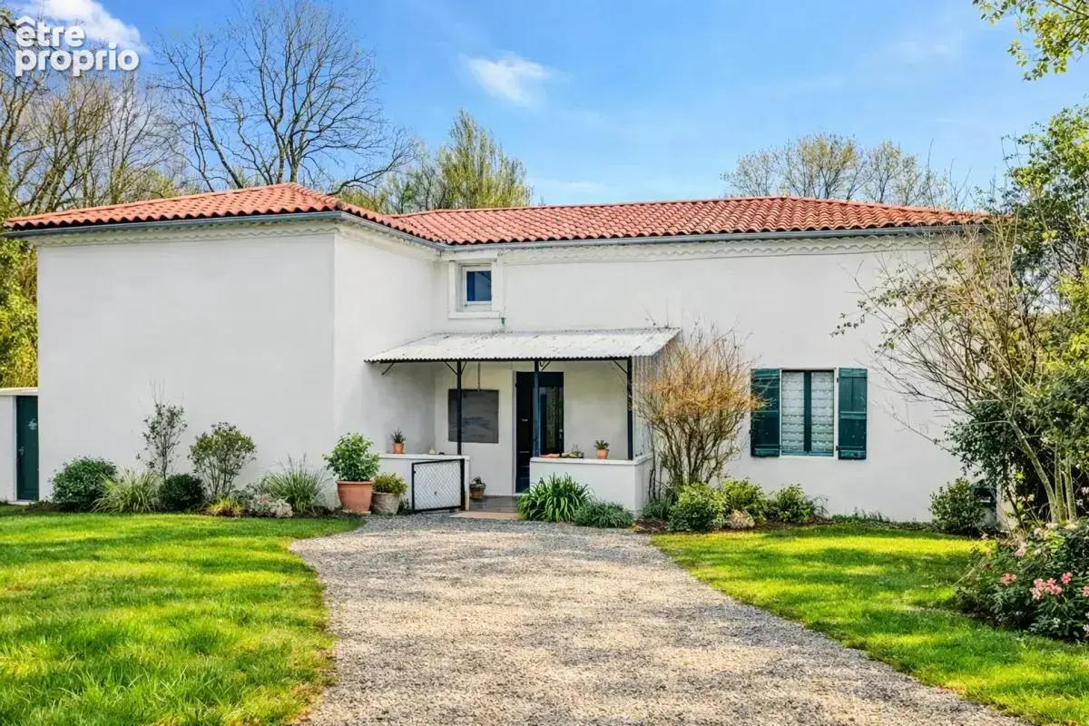 Maison à LACOUR