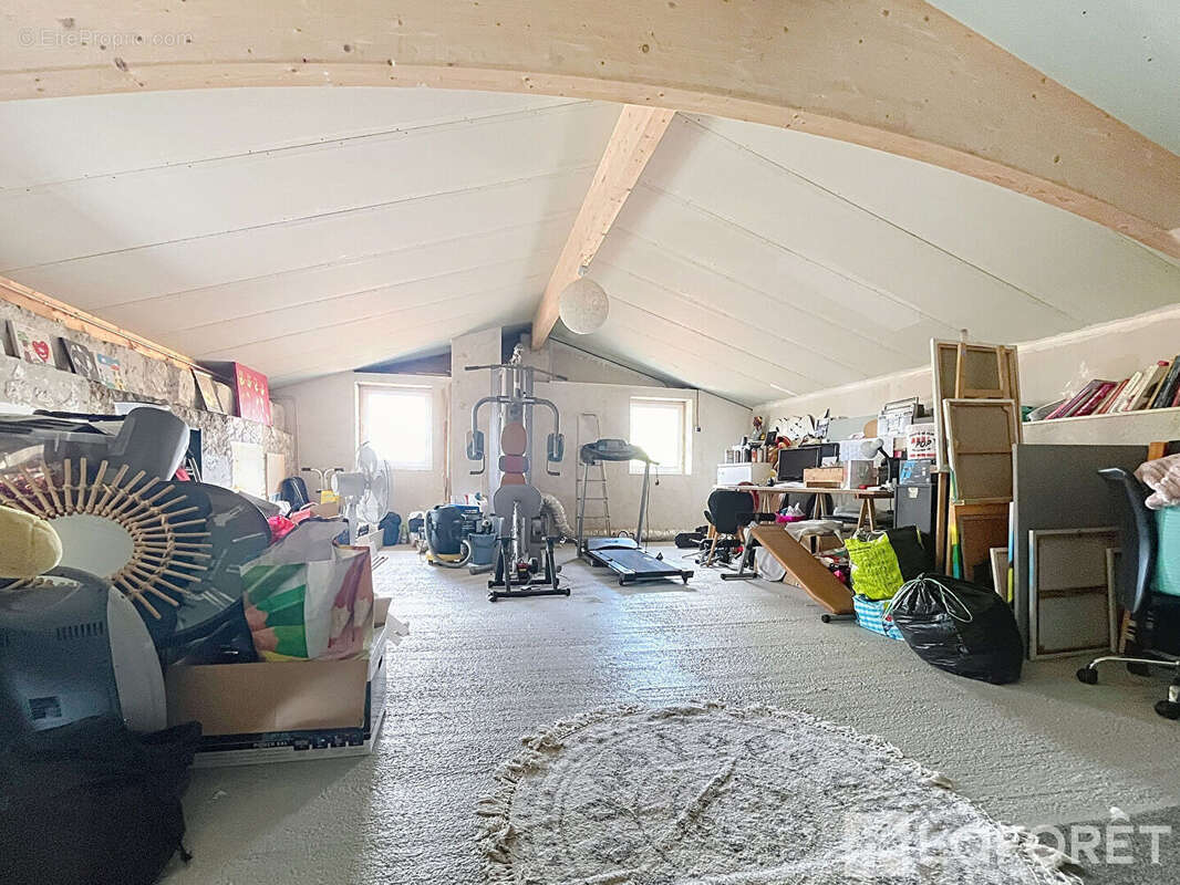 Maison à SAINT-ROMAIN-LA-VIRVEE