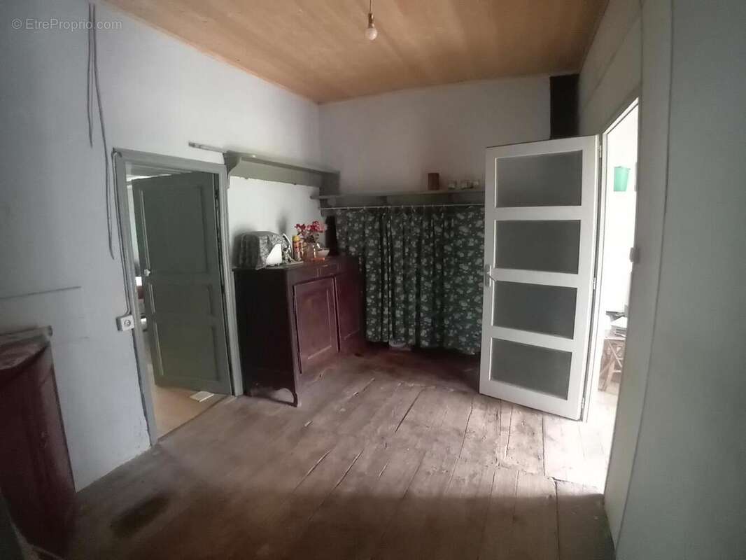  Dégagement - Maison à SAINT-PIERRE-LAFEUILLE