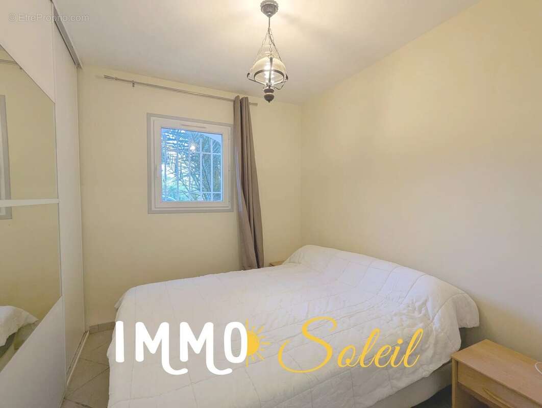 Maison à SAINT-CYR-SUR-MER