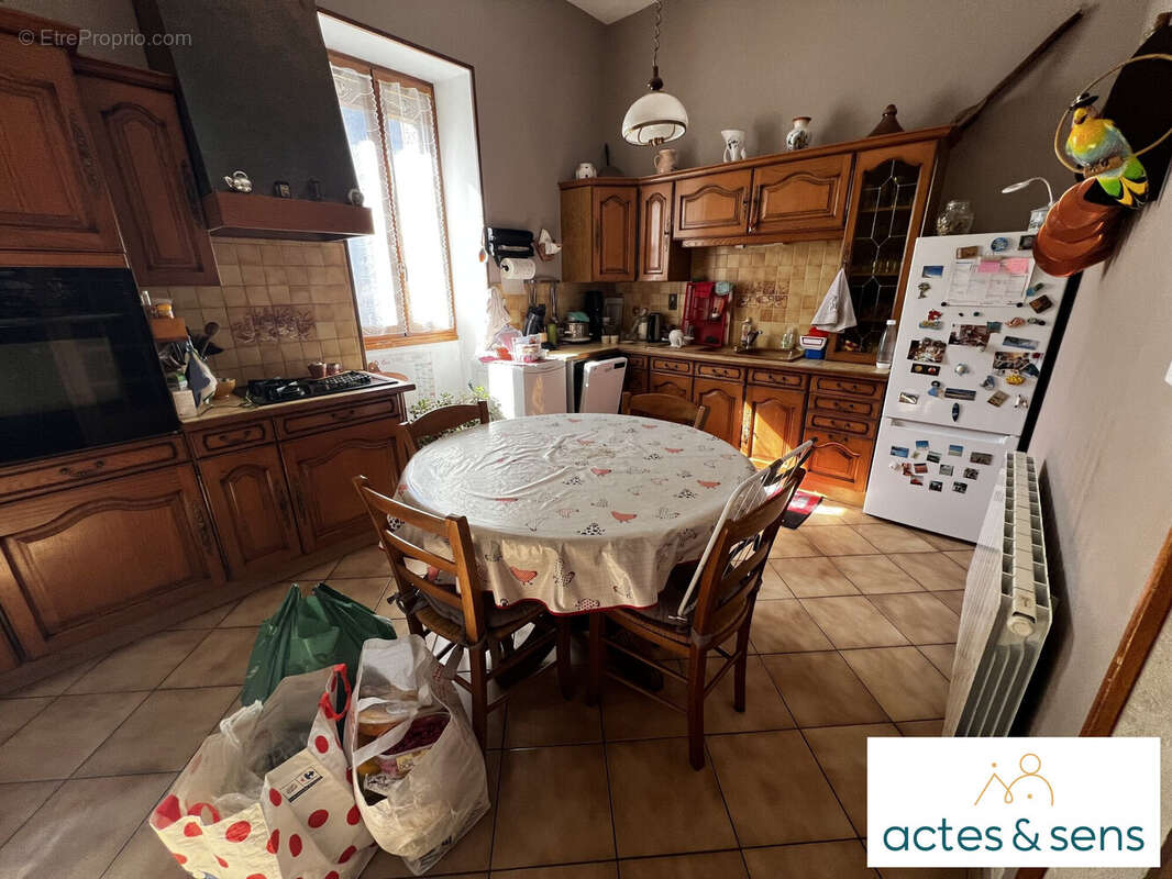 Maison à SAINT-JULIEN-MONT-DENIS