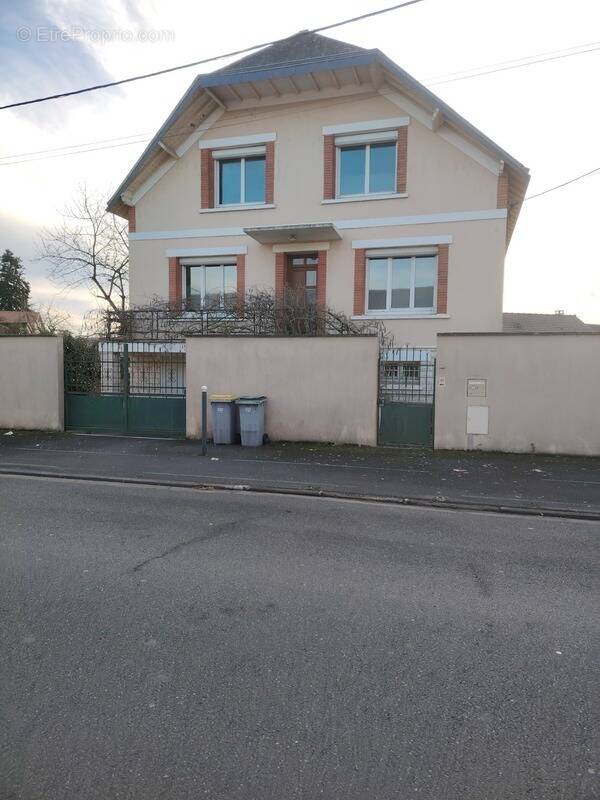 Maison à CHATELLERAULT