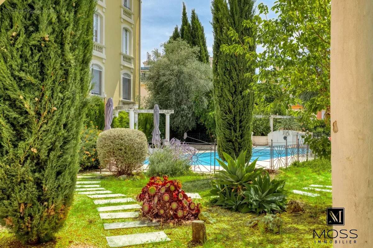 Parc Chambrun . Superbe Villa de 10 Pieces - photo 12