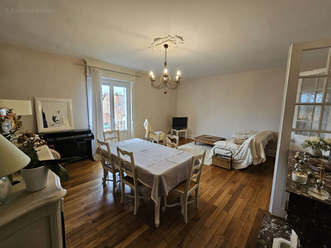 Appartement à LE COTEAU