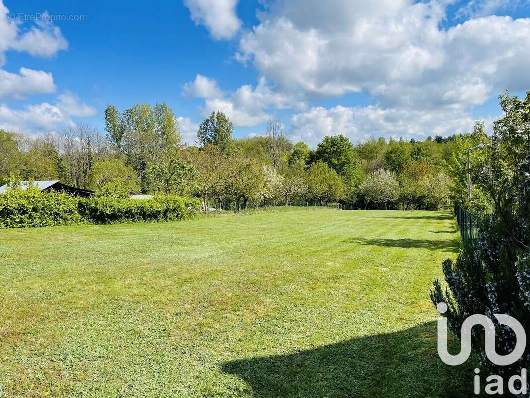 Photo 2 - Terrain à CHARENTILLY