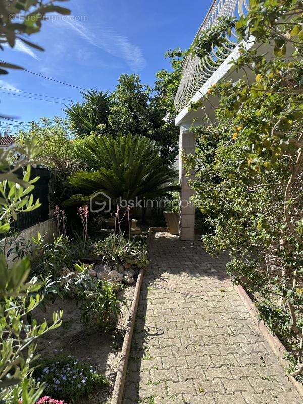 Maison catalane rénovée – 175 m² – 5 chambres – garage – jardin - photo 18