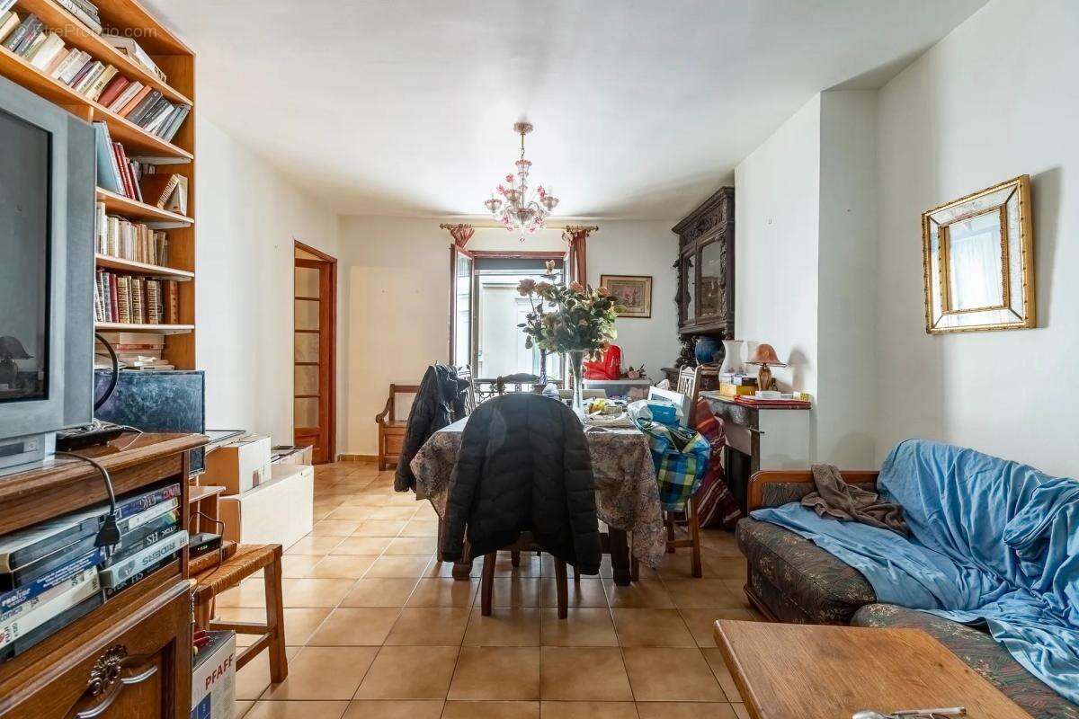 Appartement à PARIS-10E