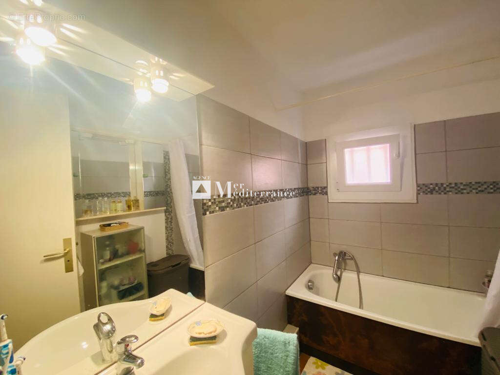 Appartement à COGOLIN