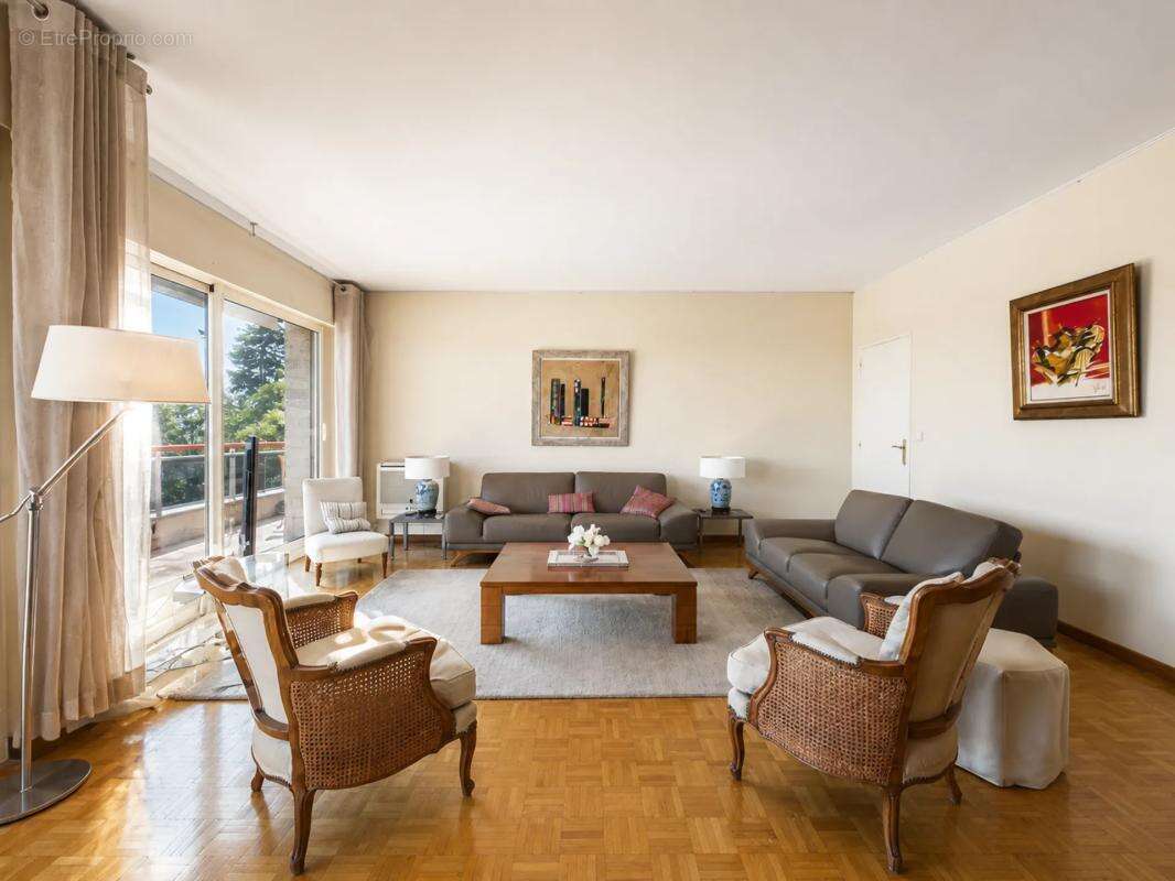 T5 150 m² - Dernier étage - Saint-Giniez / Prado - Marseille 8e - photo 2