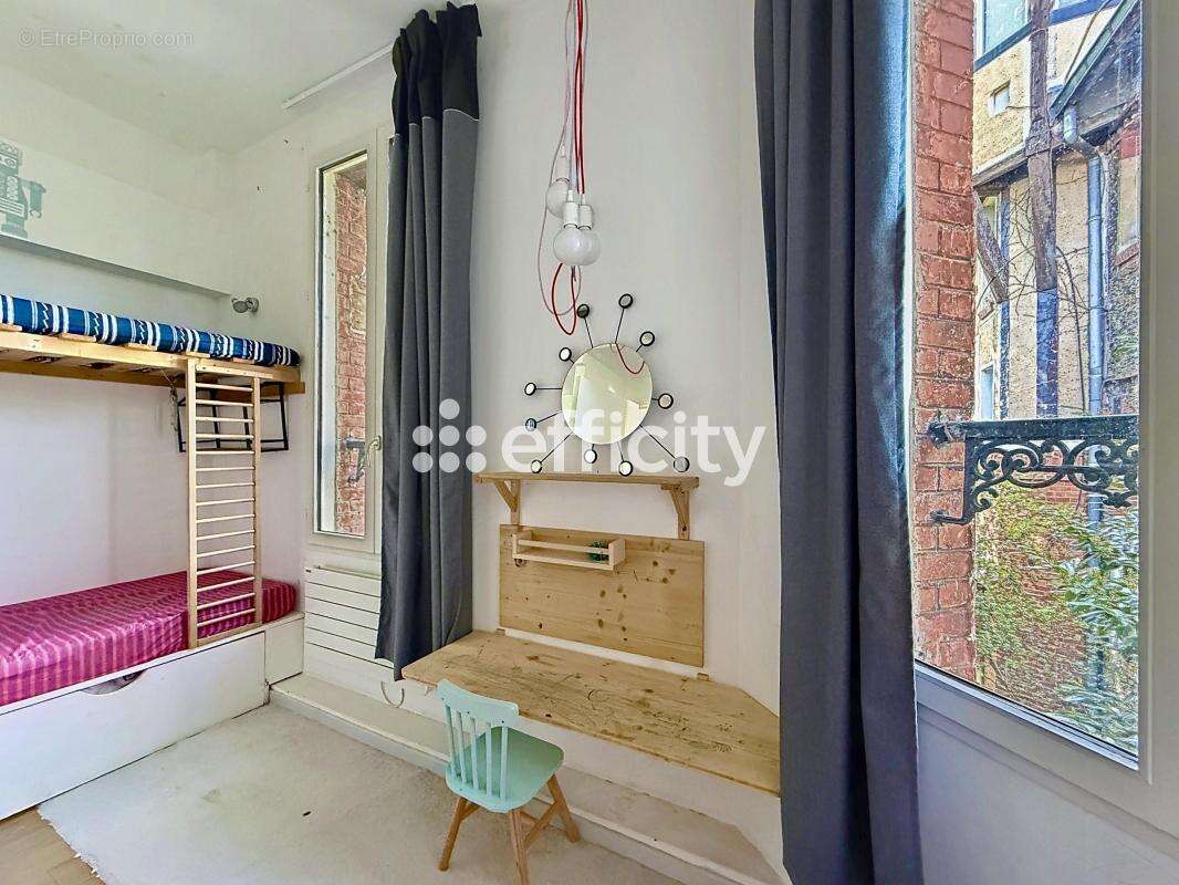 Maison à ISSY-LES-MOULINEAUX