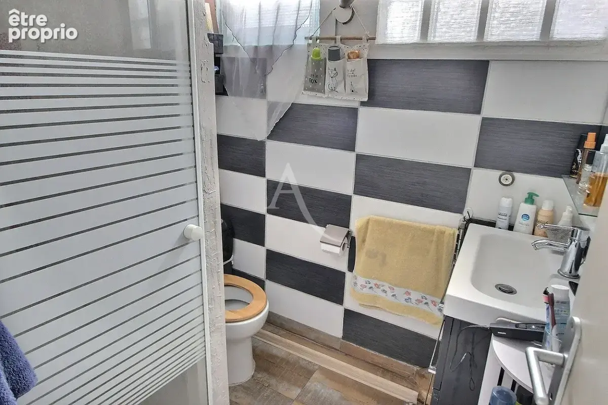 À vendre villa 2 faces distribuant 2 logements avec garage et jardin - photo 9