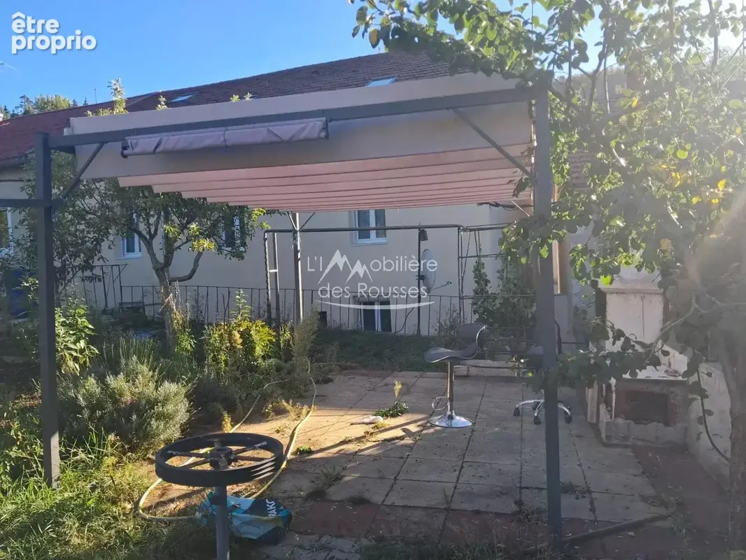 Immeuble au centre du village - photo 2