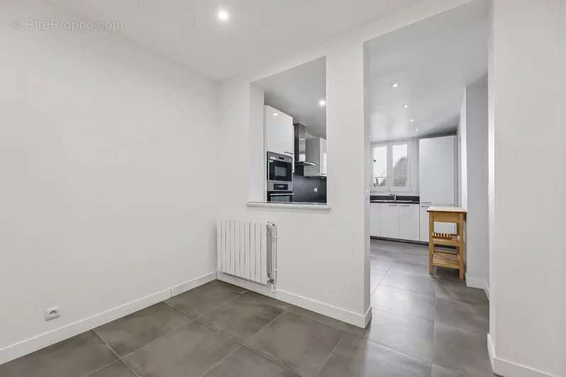 Appartement à NEUILLY-SUR-SEINE