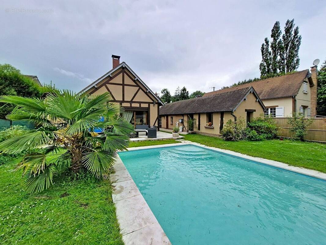 Maison à SAINT-DENIS-LE-FERMENT