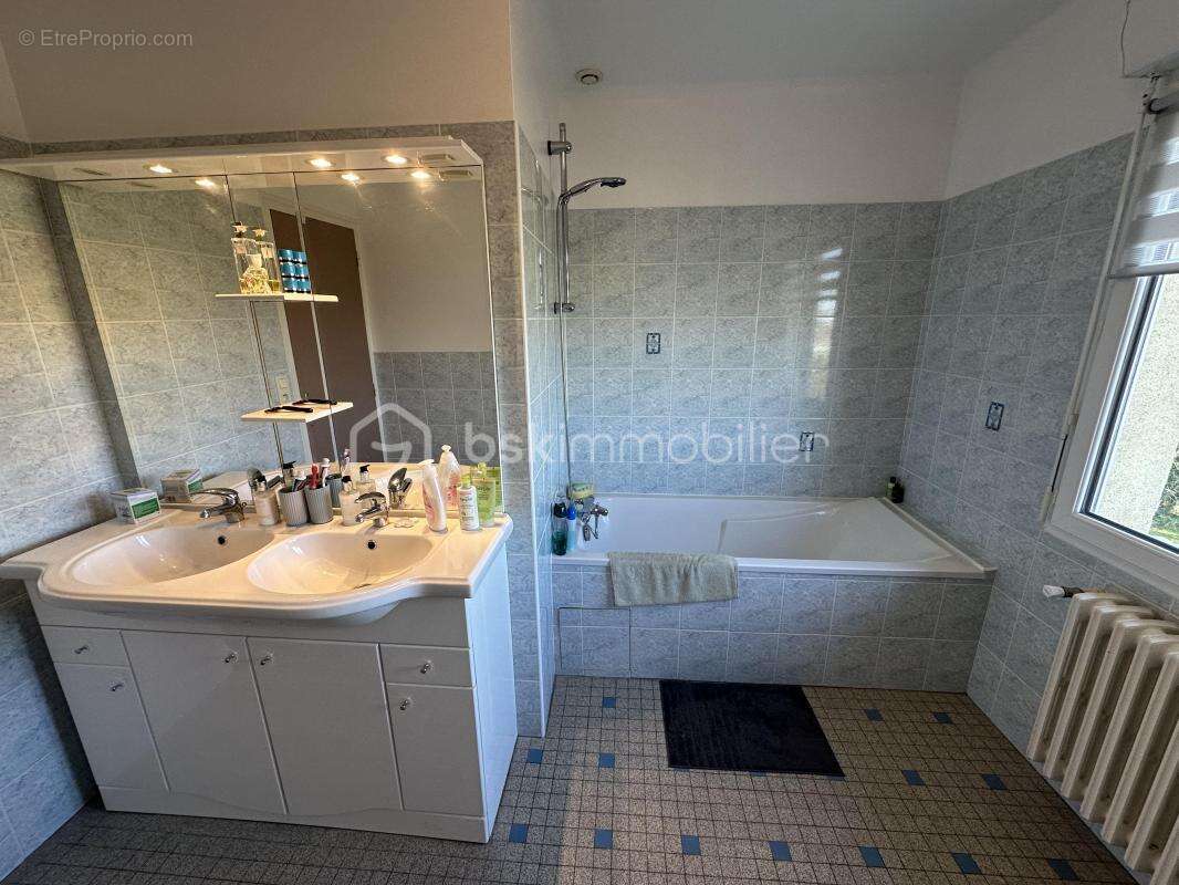 Grande maison familiale 235 m² avec terrain 7 180 m² - photo 12