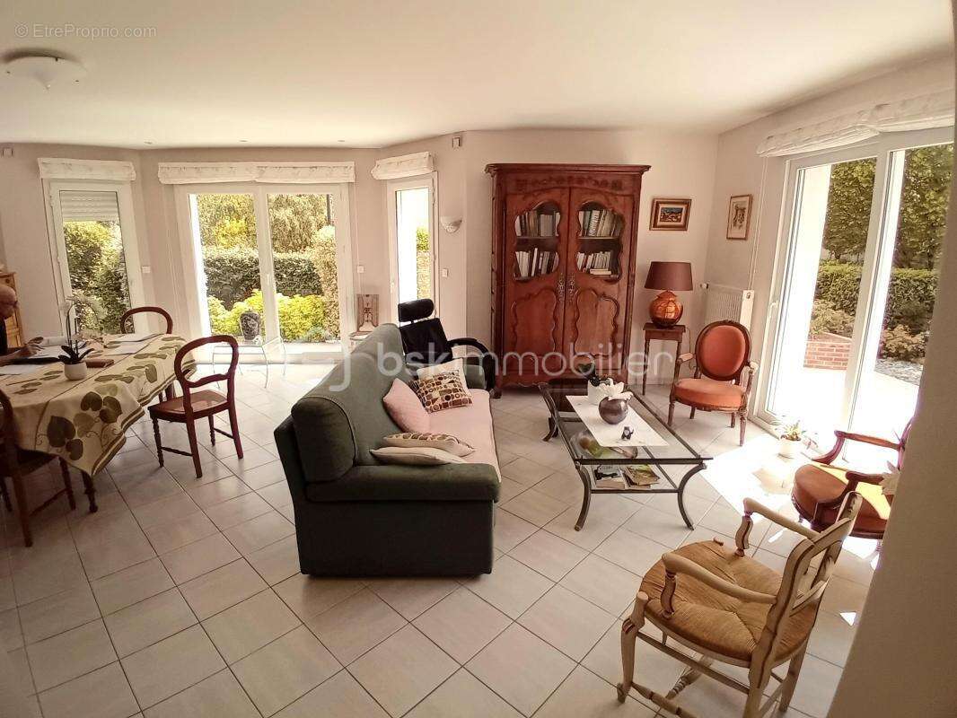 Maison familiale 6 pièces-150 m2-5 chambres-Sous-sol complet enterré-Impasse-Sans mitoyenneté - photo 7