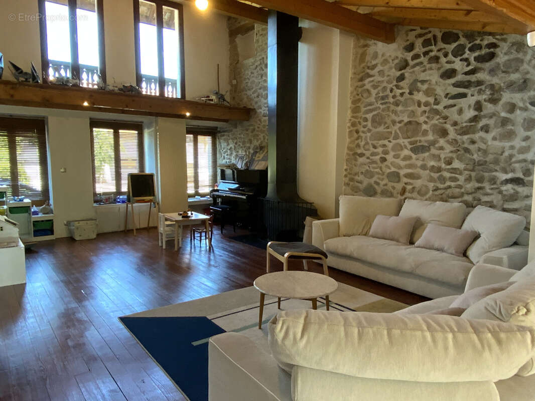 Maison à FEIGERES