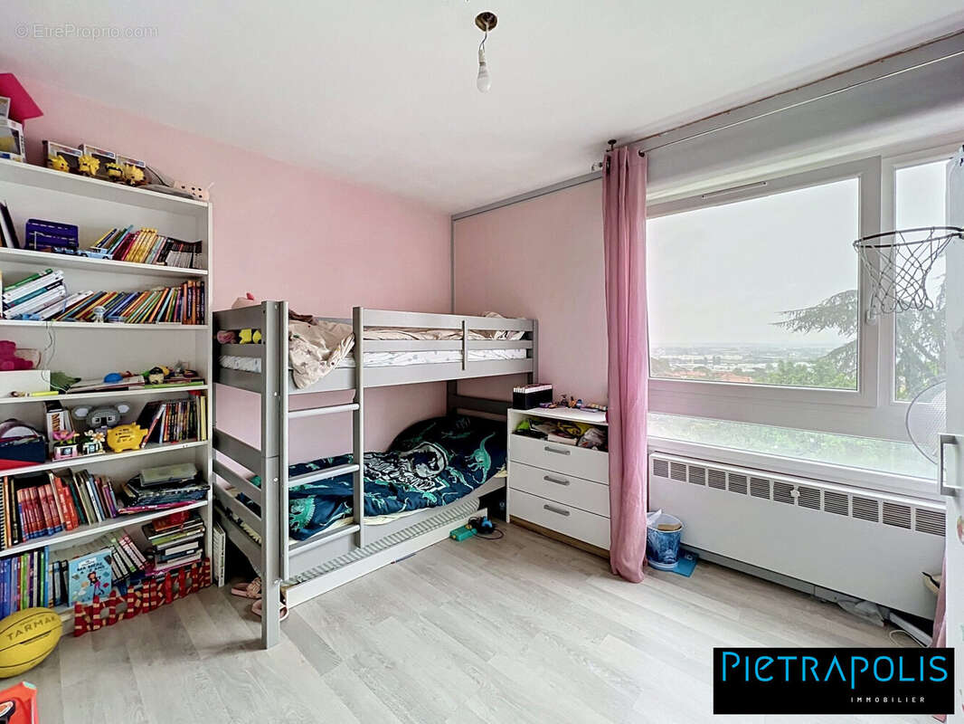 Appartement 76 m² à Oullins  - photo 8