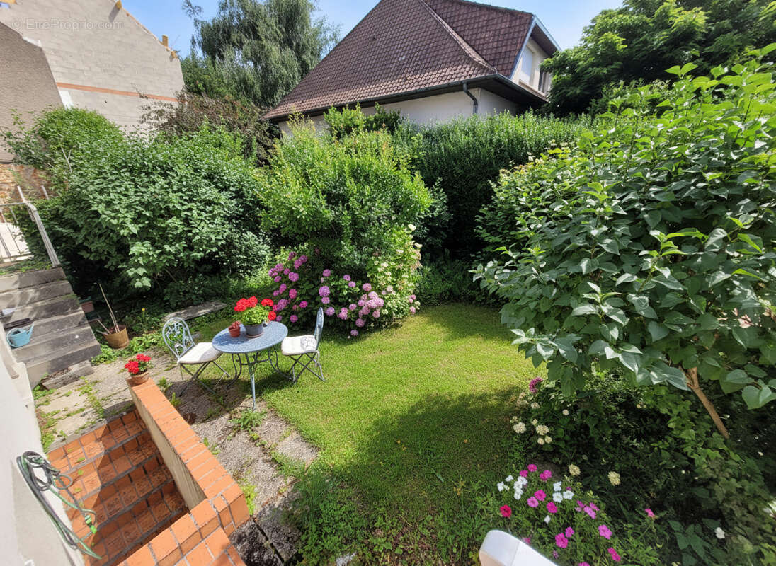 Maison à VERRIERES-LE-BUISSON