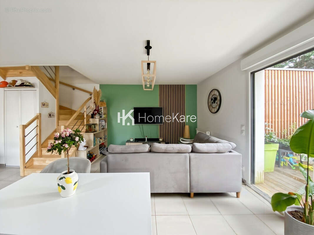 Maison à VILLENAVE-D'ORNON