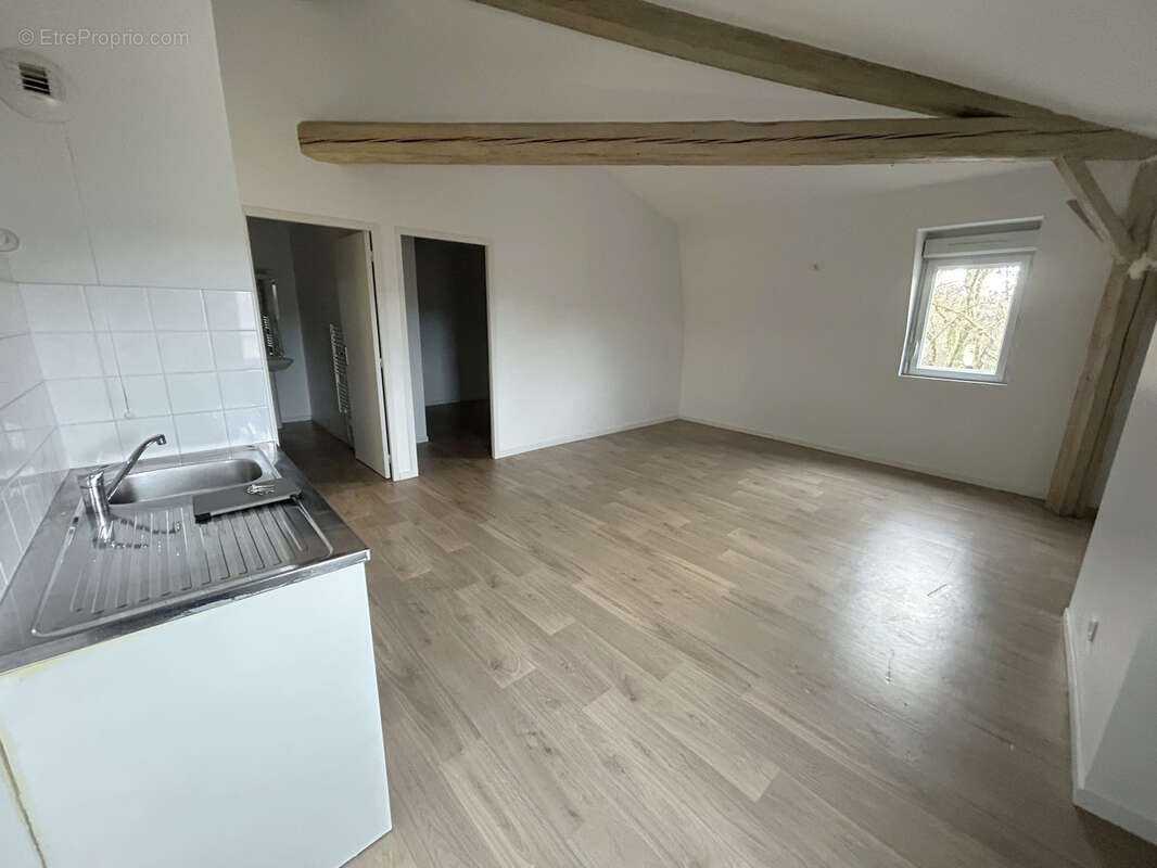 Appartement à SOUAL