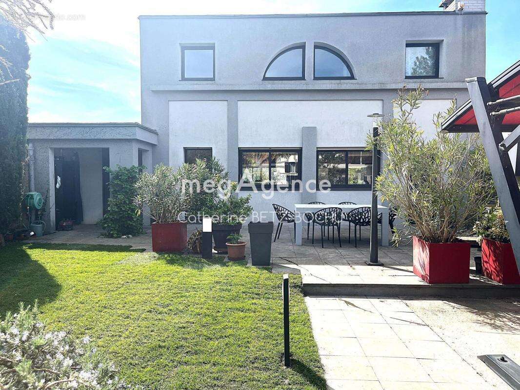 Maison à DEUIL-LA-BARRE