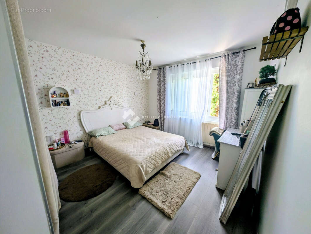 Maison 171 m² à Buxerolles  - photo 4