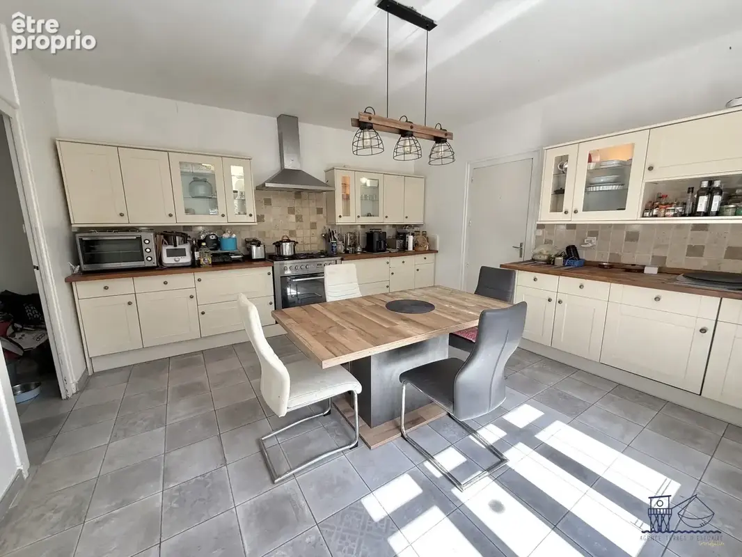 Maison 8 pièces 206 m² à vendre à Floirac (17120) - photo 9