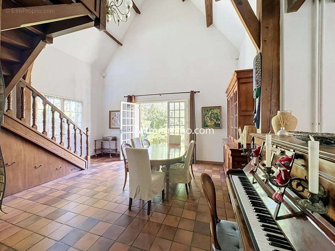 Maison à VIGNEUX-SUR-SEINE