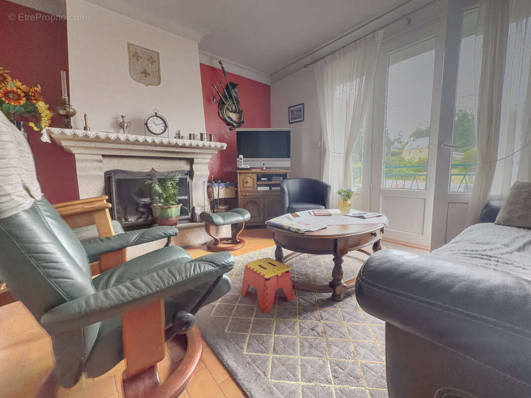 Maison familiale avec sous-sol complet et 3 611 m2 de terrain - Camors - photo 3