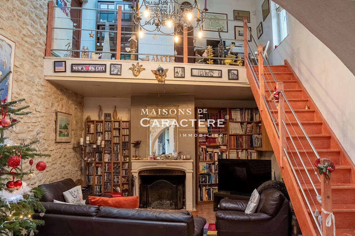 Maison à BEYNES