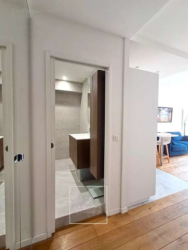 Appartement à PARIS-15E
