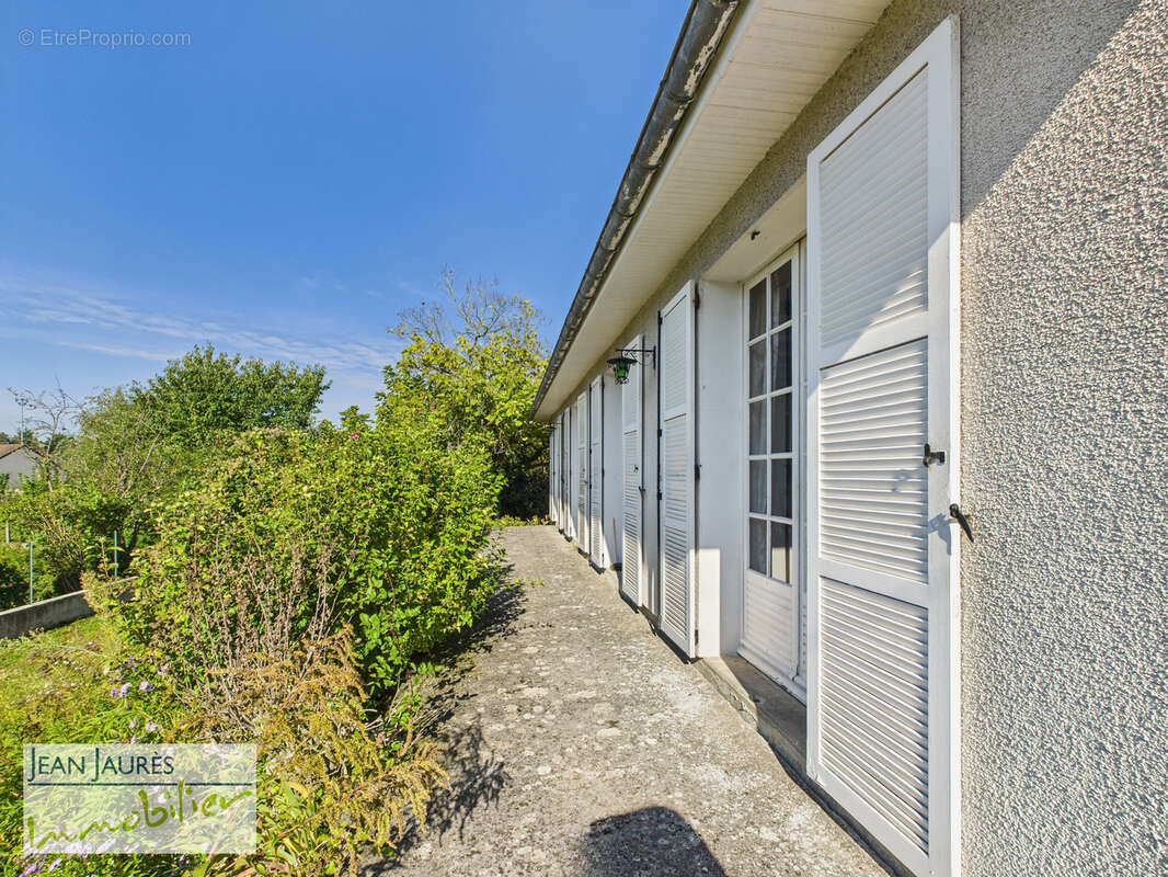 Maison à LA CHAPELLE-SAINT-LUC